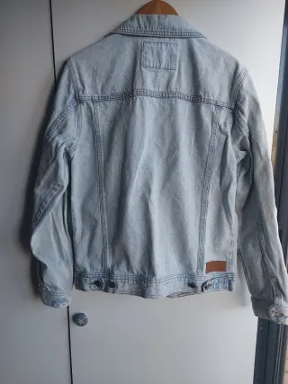 Chaqueta tejana Pull&Bear desgastada M