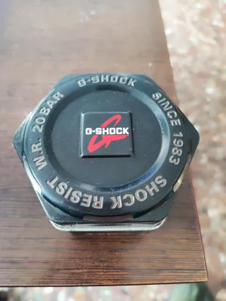 Reloj Casio G-Shock Negro y Dorado