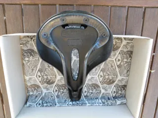 Sillín Brooks C13 Cambium Carved Negro