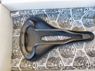 Sillín Brooks C13 Cambium Carved Negro