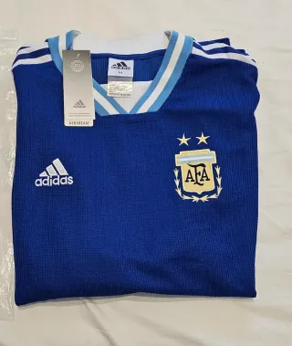 Camiseta Retro Argentina Adidas azul over size