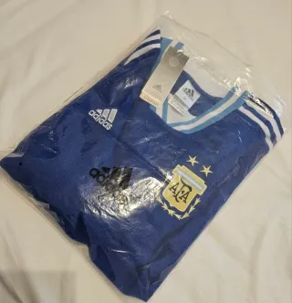 Camiseta Retro Argentina Adidas azul over size