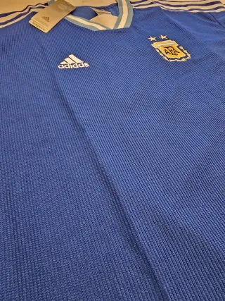 Camiseta Retro Argentina Adidas azul over size