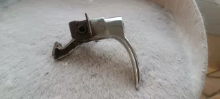 Maneta tirador capó Seat 600