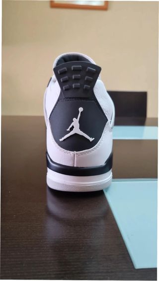 Air Jordan 4 Retro Military Black Talla 42