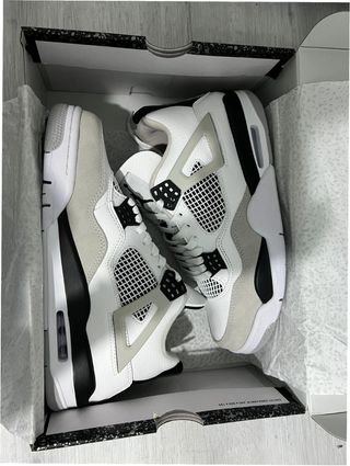 Air Jordan 4 Retro Military Black Talla 42