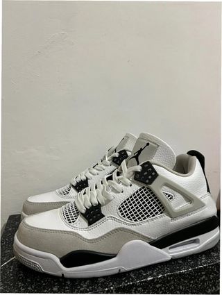 Air Jordan 4 Retro Military Black Talla 42