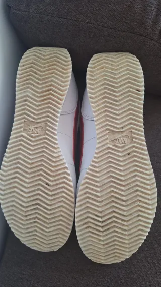 Zapatillas Nike Cortez Blancas y Rojas