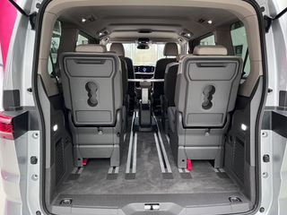 Volkswagen T7 Multivan 2023 DSG 6 plazas Navi LED