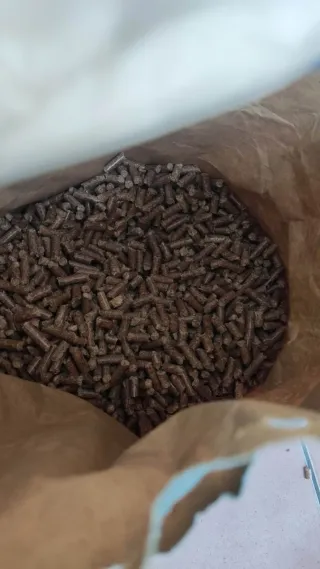 Lecho vegetal y material nido para mascotas