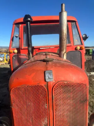 Tractor Motransa Nuffield Antiguo