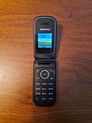 Samsung Vintage Rojo GT-E1190 + cargador