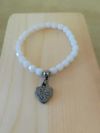 Pulsera elástica con charm de corazón