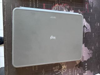 Funda Logitech Combo Touch iPad Air 11 M2/M3/M4
