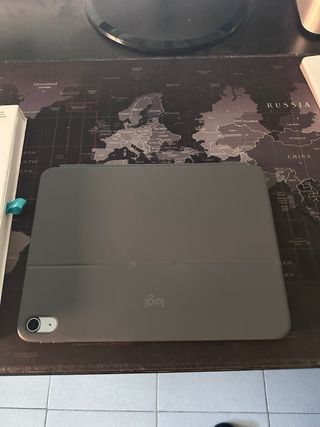 Funda Logitech Combo Touch iPad Air 11 M2/M3/M4