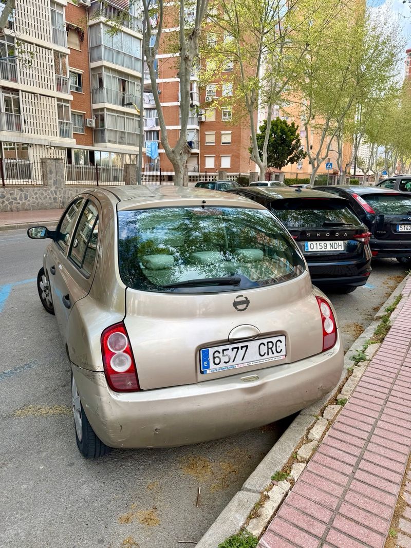 Nissan Micra 2004 - foto 1