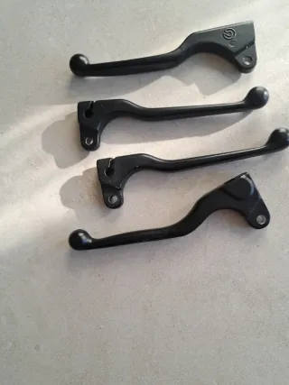 4 Manetas Suzuki Negras