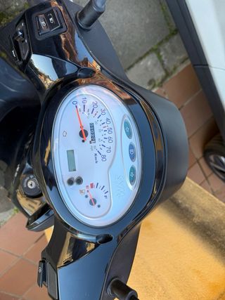 Moto Sym Fiddle 50cc Negra