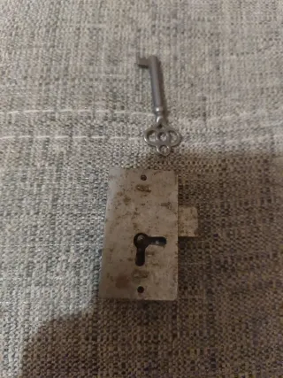 Cerradura y llave antigua.Ultimo precio