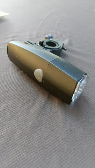 Luce LED frontale per bici