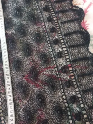 Mantilla antigua 100 años  negra encaje 1,85cmx55c