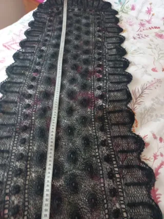Mantilla antigua 100 años  negra encaje 1,85cmx55c