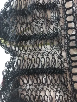 Mantilla antigua 100 años  negra encaje 1,85cmx55c