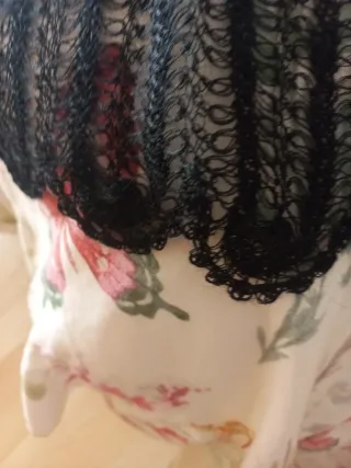 Mantilla antigua 100 años  negra encaje 1,85cmx55c