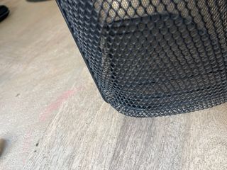 Canasto Negro para Bici solo tiene un pequeño golp