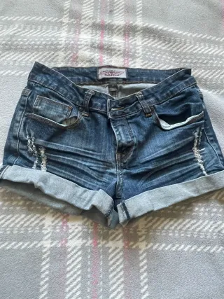 Lote 3 vaqueros cortos mujer, Talla 38 y 40.