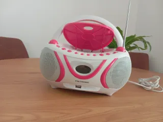 Radio CD USB Metronic Rosa y Blanca