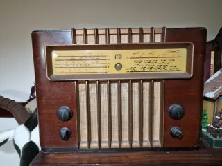 Radio Marconi M49 Fabricación en 1950.