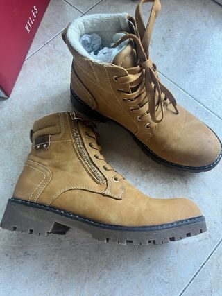 Botas de mujer beige y marrón