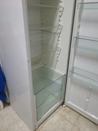Frigorífico blanco sin congelador