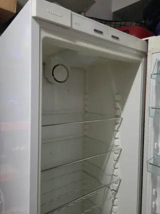 Frigorífico blanco sin congelador