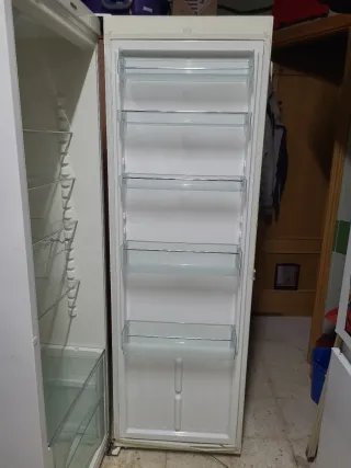 Frigorífico blanco sin congelador