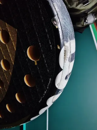 Pala de pádel Wilson Defy LS