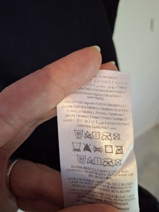 Camiseta Guess Negra Logo