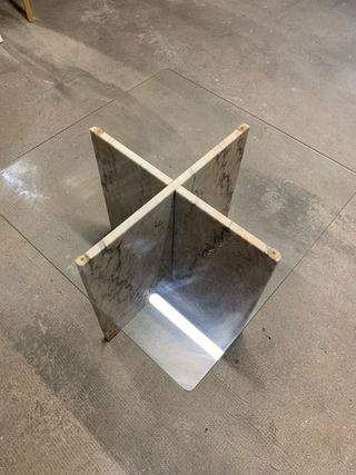Mesa centro mármol y cristal templado.
