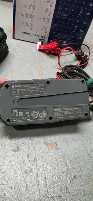 Carregador de Bateria Bosch C30