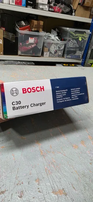Carregador de Bateria Bosch C30