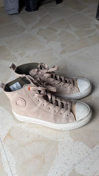 Deportivas Reflesh Beige y Blancas poco uso