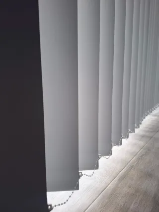 Cortinas lamas verticales opacas