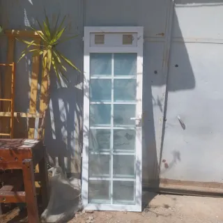 Puerta doble cristal aluminio. (2)