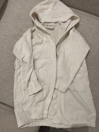 Albornoz de baño blanco con capucha