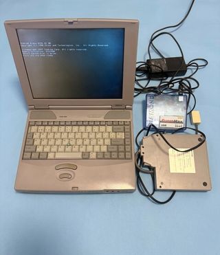 Toshiba Satellite 220CS Portátil Retro
