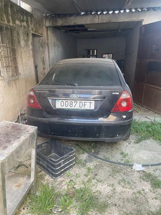 Ford Mondeo Negro