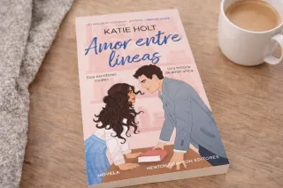 Amor entre líneas (romance slow burn)
