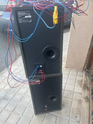 Altavoces Technics Negros y Grises