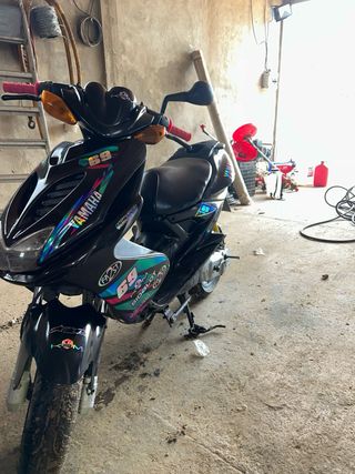 Yamaha Aerox 49cc Scooter Negra